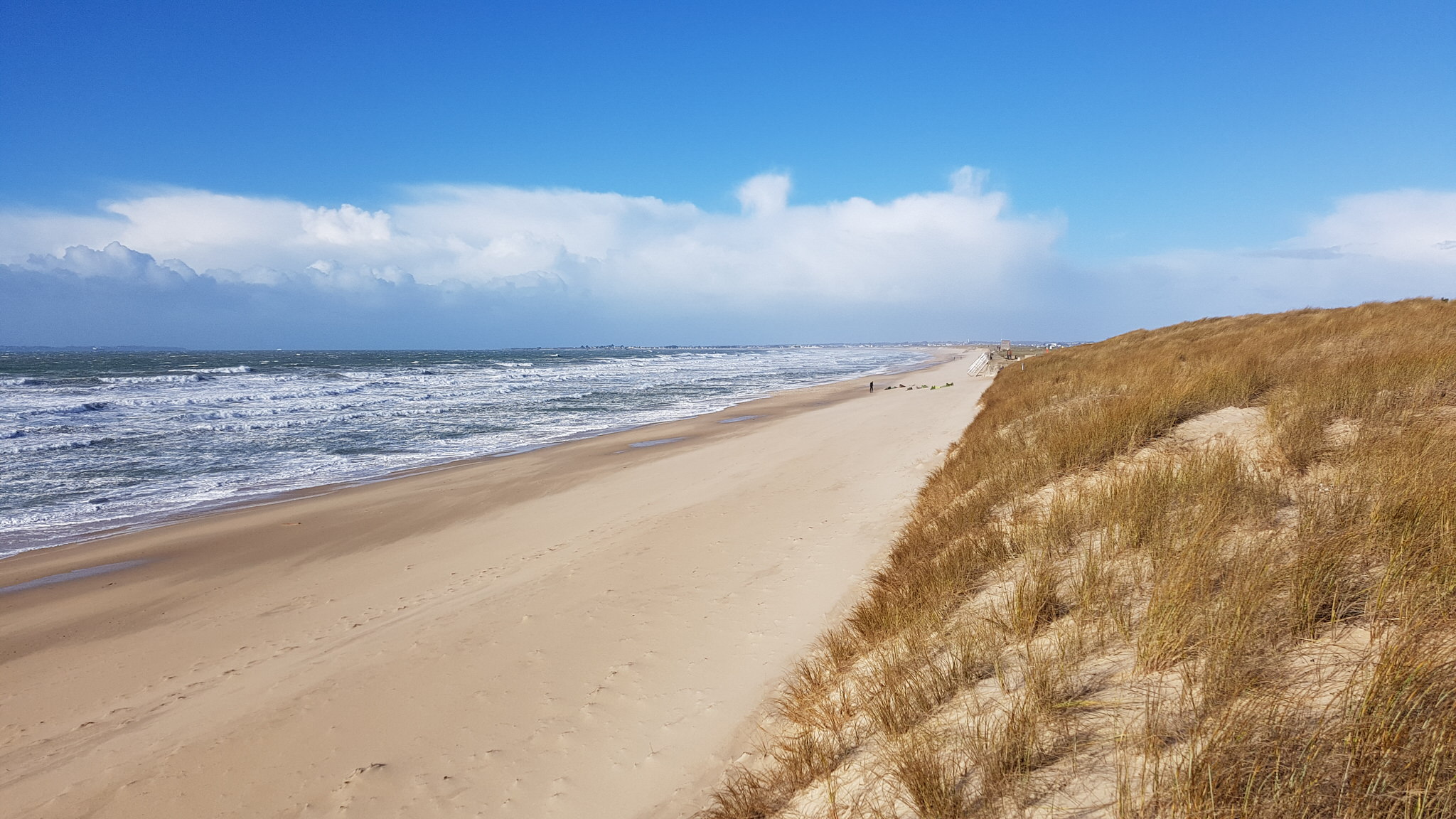 © Catherine LE BAIL. La plage du Linès à Plouhinec. La plage du Linès à Plouhinec.