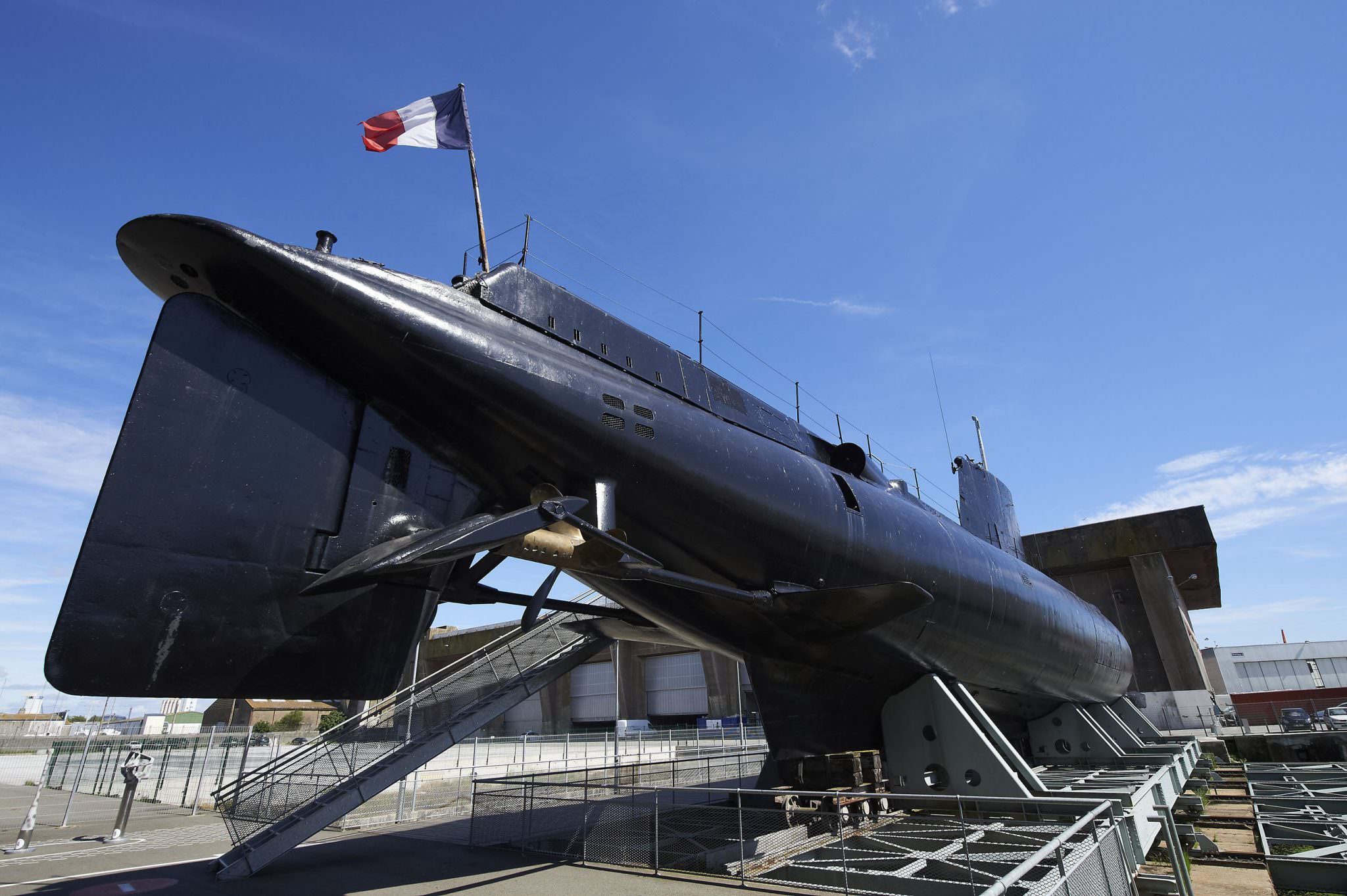 ©Yvan ZEDAA Sellor. La poupe du sous-marin "La Flore" à Lorient La Base.
