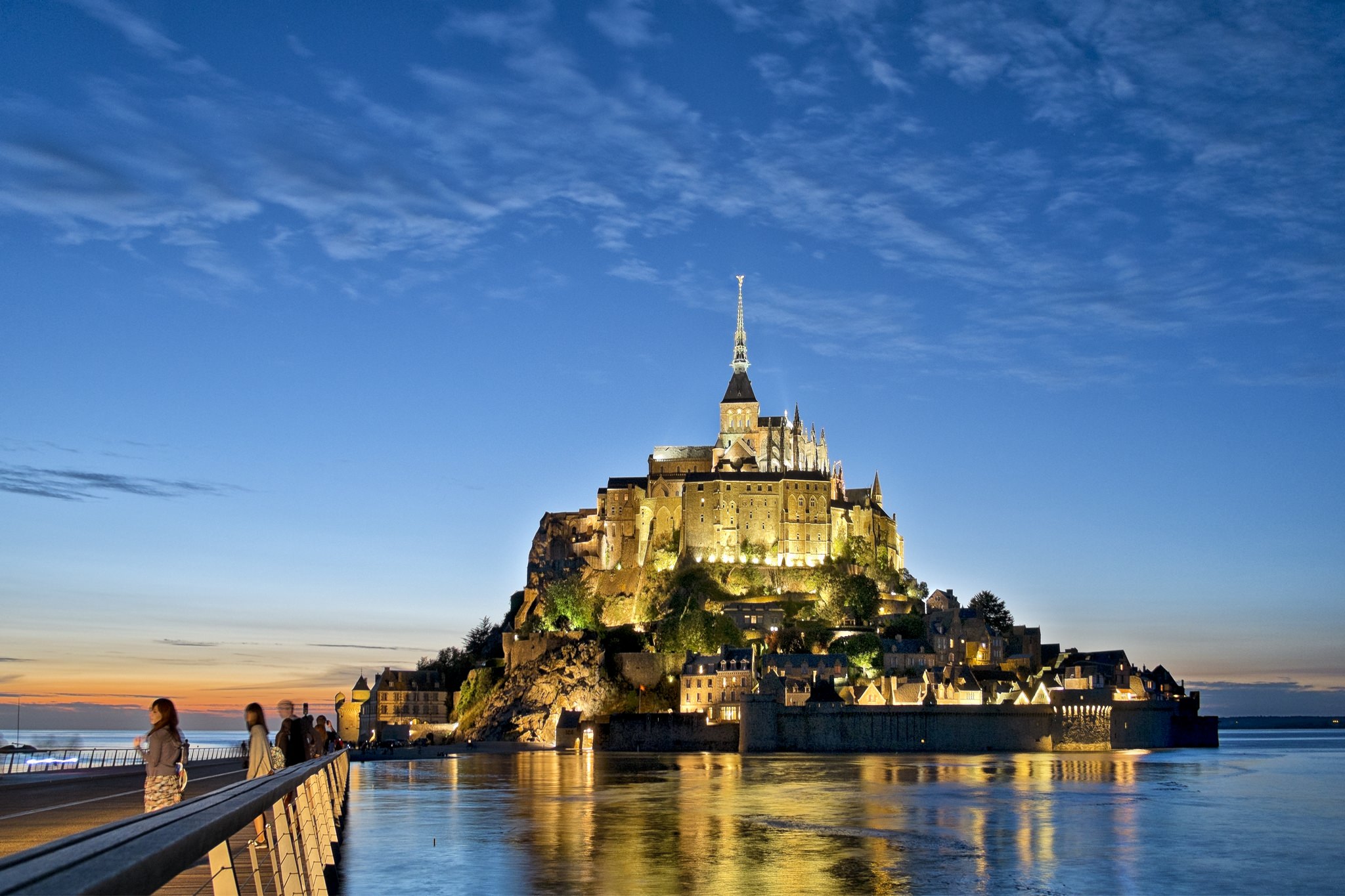 Eclairage sur le Mont Saint-Michel, de Nuit.