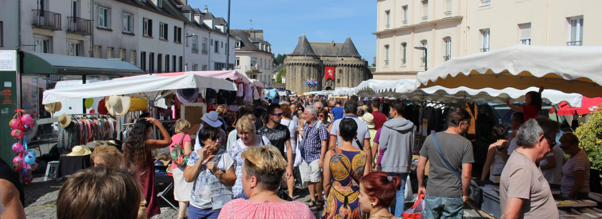 © Ville d'Hennebont, Jour de Marché à Hennebont. Jour de Marché à Hennebont