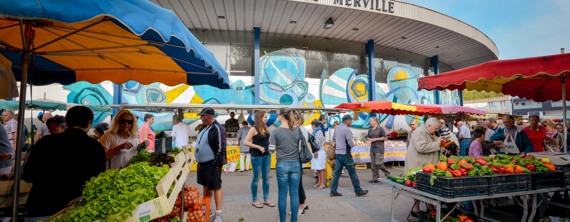 Le marché de Merville à Lorient, chaque mercredi et samedi matin.