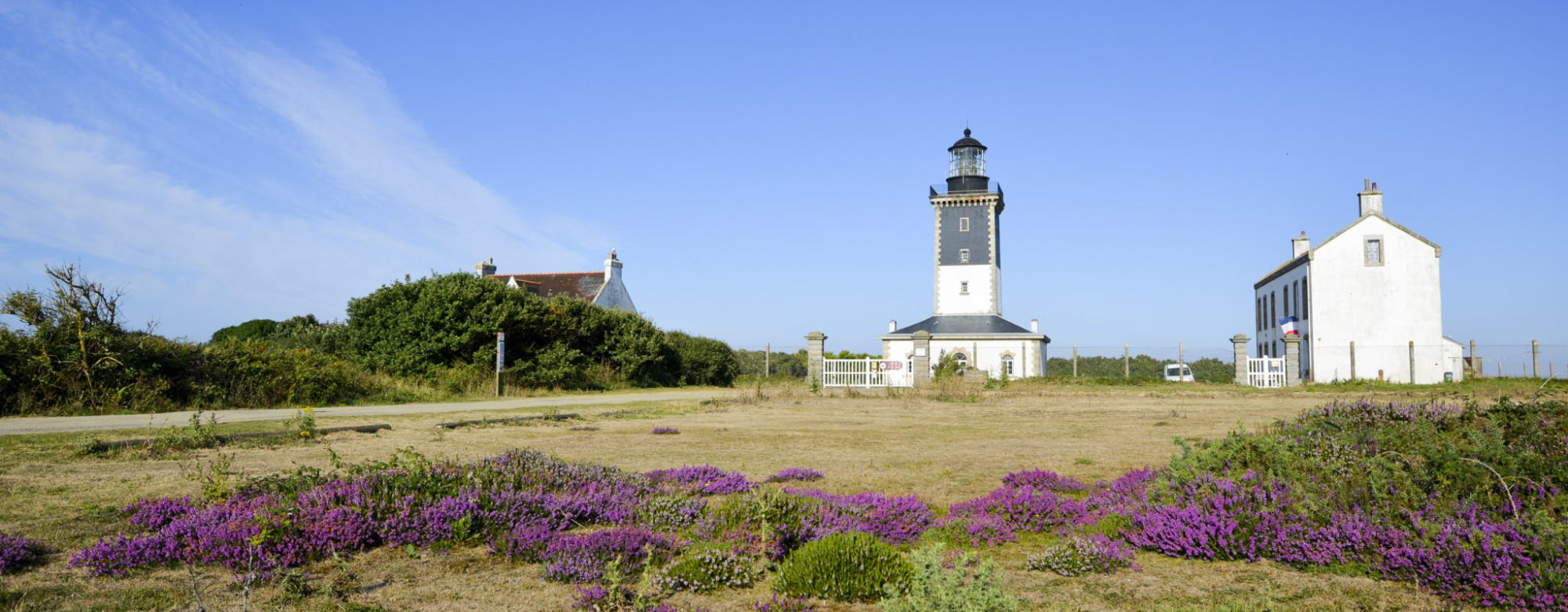 © Emmanuel LEMEE. Phare et maison de Pen Men, à l'île de Groix. Phare et maison de Pen Men, à l'île de Groix.