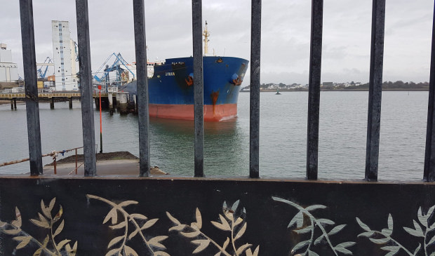 Cargo au port de commerce de Lorient