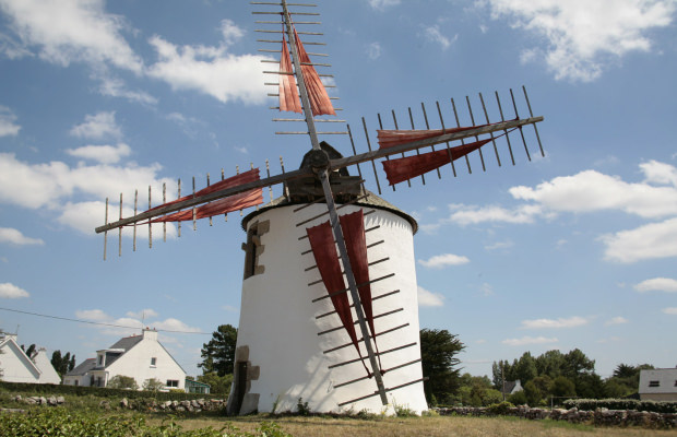 Vieux moulin sur la Ria d'Etel.